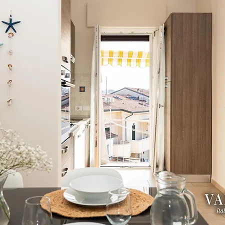 Appartement Terrazza Centrale-5 Minuti Dal Porto E Stazione- Viareggio
