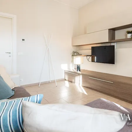 Terrazza Centrale-5 Minuti Dal Porto E Stazione- Appartement *