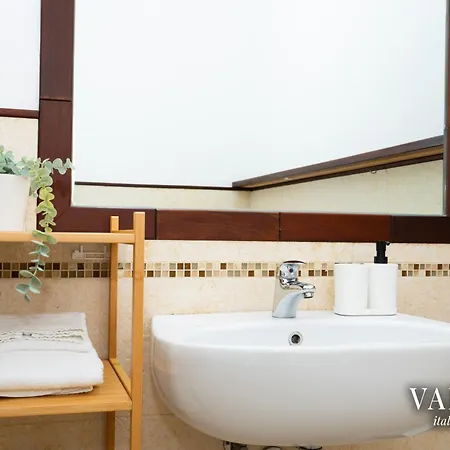 Terrazza Centrale-5 Minuti Dal Porto E Stazione- *