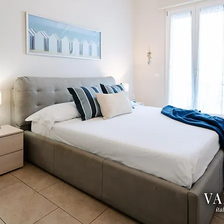 Terrazza Centrale-5 Minuti Dal Porto E Stazione-