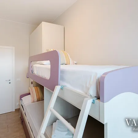 Terrazza Centrale-5 Minuti Dal Porto E Stazione- Apartamento