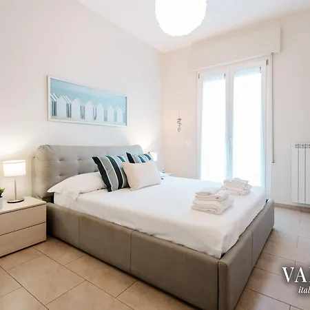 Apartamento Terrazza Centrale-5 Minuti Dal Porto E Stazione-