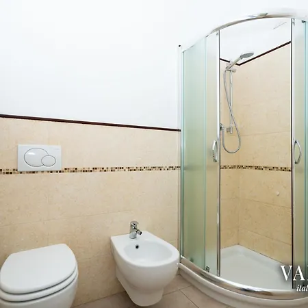 - Via Pisano 61 Valente Italian Apartment