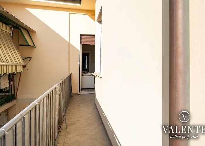 Terrazza Centrale-5 Minuti Dal Porto E Stazione-