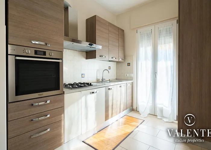 Terrazza Centrale-5 Minuti Dal Porto E Stazione- Apartment