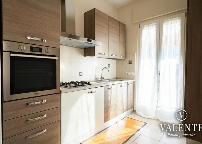 Appartamento Terrazza Centrale-5 Minuti Dal Porto E Stazione- *