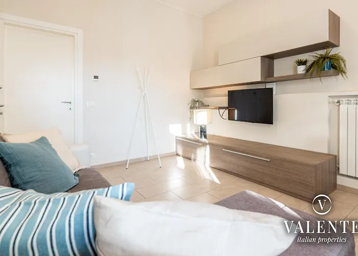 Terrazza Centrale-5 Minuti Dal Porto E Stazione- Apartment *