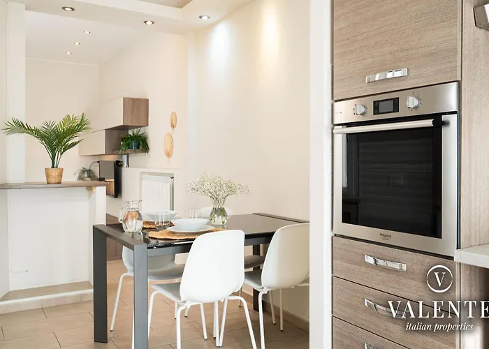 Terrazza Centrale-5 Minuti Dal Porto E Stazione- Appartamento